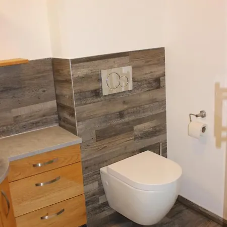 Homew4 - Tiny 公寓 Hoheneich