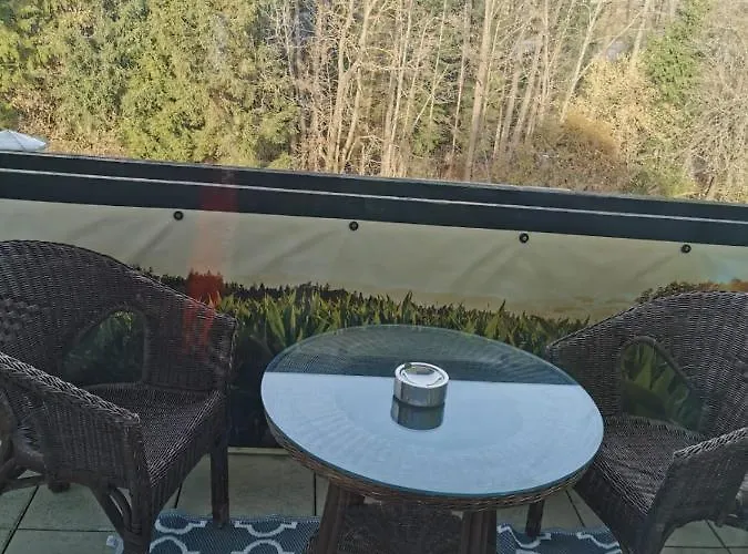 Homew4 - Tiny Apartament *